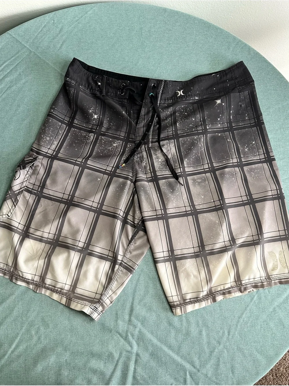 Hurley Vintage Men's Black and Gray Plaid Swim Board Shorts